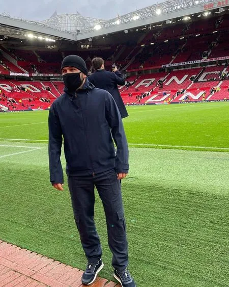 Intip Kunjungan Khabib Nurmagomedov Sang Bintang UFC di Anfield Stadium, Dari Bertemu Ronaldo Sampai Sir Alex Ferguson