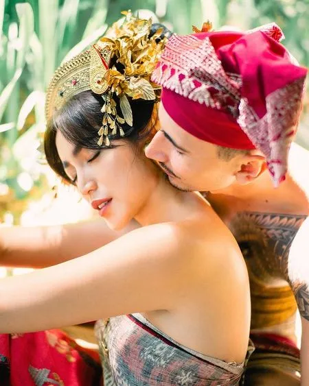 Intip Potret Kedekatan Vincent Verhaag dengan Keluarga Jessica Iskandar Sehari Sebelum Menikah, Sempat Semir Rambut Ayah Mertua!