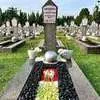 Ira dan Ari Wibowo Nyekar ke Makam Sang Ayah, Bersyukur Temani hingga Usia 94 Tahun