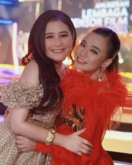 Jadi Fans Berat, Ini Potret Aulia DA Histeris Bertemu Prilly Latuconsina - Tangis Bahagia Tak Terbendung