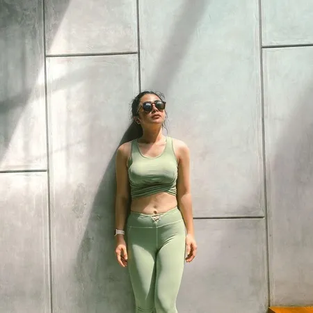 Jadi Ibu Satu Anak, Ini 8 Potret Selvi Kitty yang Kini Makin Hot - Pamer Body Goals