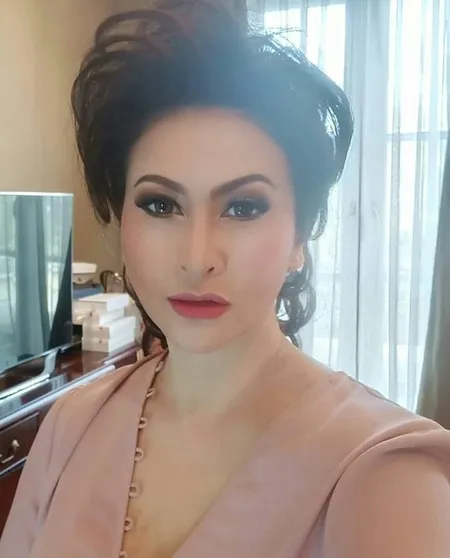 Jadi Istri Aparat sampai Pejabat, 10 Seleb Tanah Air ini Memilih Berhenti Dari Dunia Hiburan Setelah Menikah