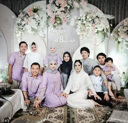 Jadi Suami Idaman, Ini 9 Potret Atta Halilintar Persatukan Dua Keluarga Aurel Hermansyah - Bikin Haru dan Tuai Banyak Pujian