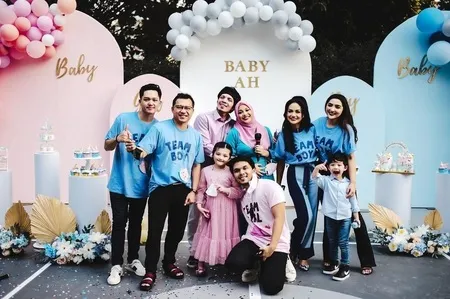 Jadi Suami Idaman, Ini 9 Potret Atta Halilintar Persatukan Dua Keluarga Aurel Hermansyah - Bikin Haru dan Tuai Banyak Pujian