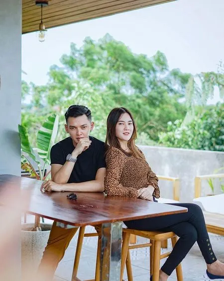Jadi Suami Siaga, 8 Momen Romantis Dory Harsa Dampingi Nella Kharisma yang Lagi Hamil 7 Bulan