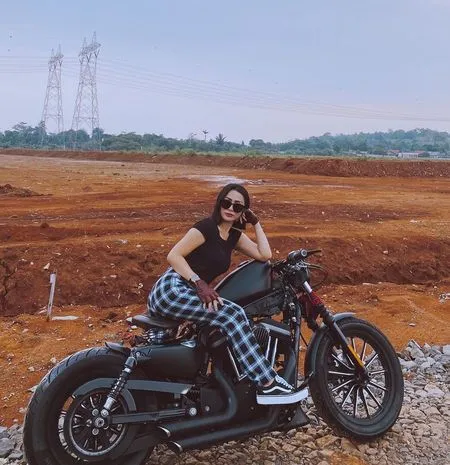 Jadi 'Super Mom', 7 Selebriti Cantik Ini Tetap Jadi 'Bikers' Meski Sudah Punya Momongan