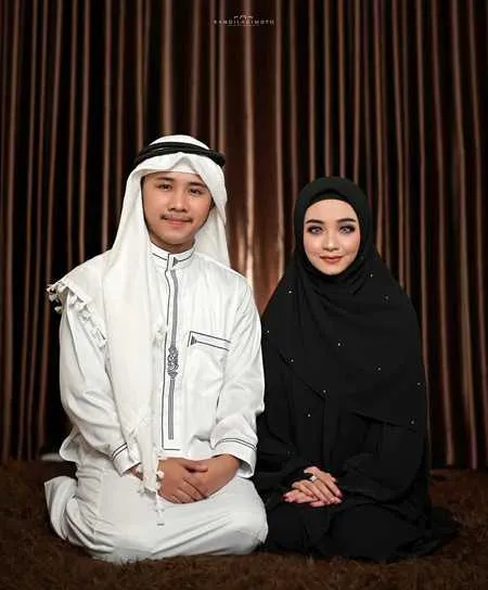 Jarang Terekspos Setelah Menikah, Ini 7 Potret Harmonis Rafly DA dan Ega Noviantika Bareng Sang Buah Hati