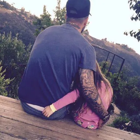 Kehangatan Hot Daddy Hollywood Dengan Anaknya, Lelehkan Hatimu