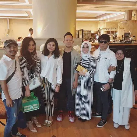 Kejutan & Pesta Ultah Denny Cagur, Ada Raffi Sampai Ayu Ting Ting