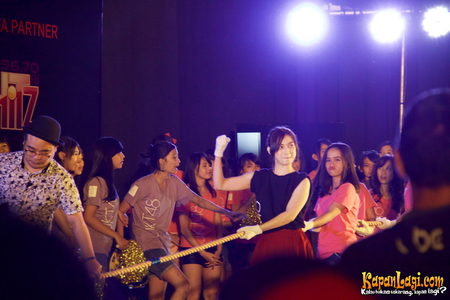 Foto Seru Event JKT48 Handshake Festival 'Refrain Penuh Harapan 