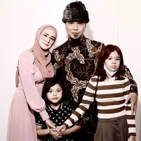 Kini Beranjak Remaja, 8 Potret Cantik Safeea Anak Ahmad Dhani dan Mulan Jameela - Gaya Makin Nyentrik Ramai Disorot