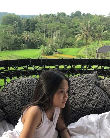 Kini Beranjak Remaja, 8 Potret Sarah Abiela Putri Sulung Artika Sari Devi yang Tak Tersorot - Paras Cantiknya Curi Perhatian!