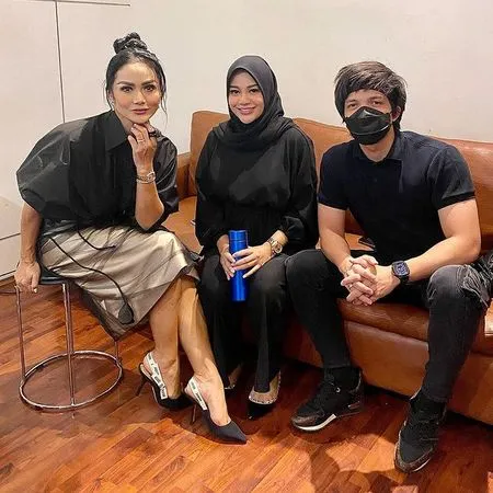 Kini Sudah Akur, 9 Momen Hangat Aurel Hermansyah dan Krisdayanti yang Makin Lengket - Bikin Netizen Ikutan Terharu!