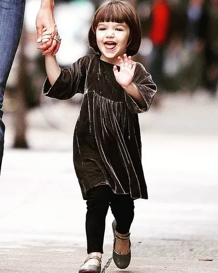 Kini Sudah Remaja, Ini 8 Potret Masa Kecil Suri Cruise yang Fashionable Dan Menggemaskan