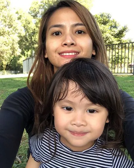 Kini Tinggal di Australia, 8 Potret Acha Septriasa Momong Baby Brie yang Mulai Tumbuh Besar - Ibu dan Anak Sama-sama Cantik!