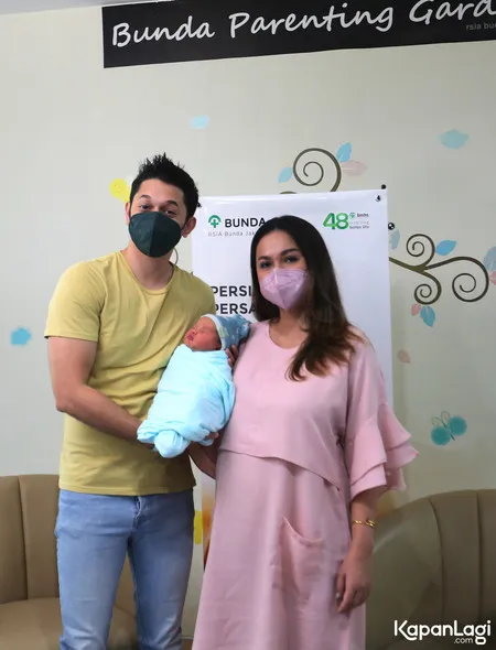 Kisah Andrew Andika yang Tak Berhenti Menangis Saat Putranya Lahir Setelah 4 Tahun Penantian, Sampai Lupa Mengadzankan Sang Bayi
