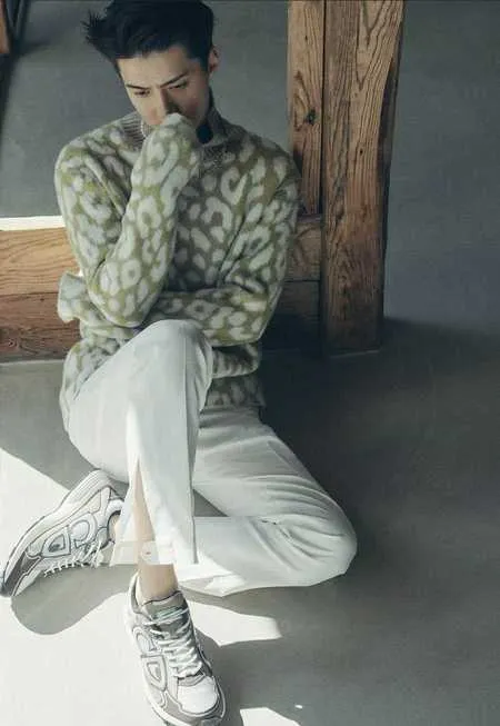 Kolaborasi Bersama Dior Men, Inilah Potret Sehun EXO di Dalam Majalah Dazed Korea