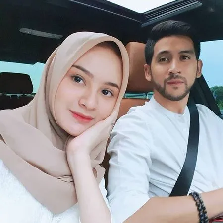 Kronologi Pertemuan Adhiguna Sosiawan & Sabrina Salsabila, Selebgram yang Viral Karena Menikah di Usia 16 Tahun