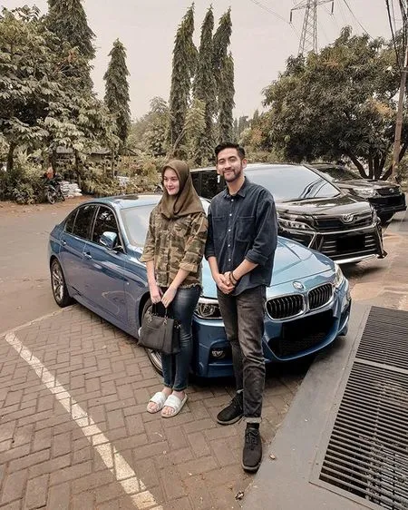 Kronologi Pertemuan Adhiguna Sosiawan & Sabrina Salsabila, Selebgram yang Viral Karena Menikah di Usia 16 Tahun