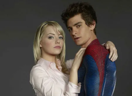 Wallpaper Kemesraan Peter Parker Gwen Stacy Di The Amazing Spider Man 2 For Free