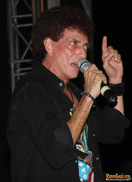 Konser God Bless Di Ultah Rolling Stone Kapanlagi Com Membuat bilik bambu dengan ukuran 2m x 2,5m. kapanlagi com