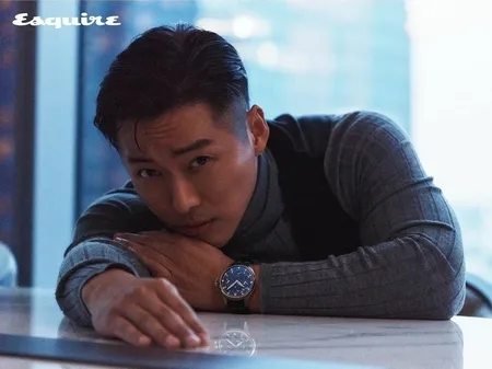 Lakukan Pemotretan untuk Promosi Brand Arloji Ternama, Beginilah Pesona Aktor Tampan Nam Goong Min : Tetap Menawan dan Sexy Walau Sudah Berkepala Empat!