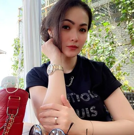 Lama Nggak Kelihatan dan Makin Cantik, Intip 9 Potret Christy Jusung Mantan Istri Hengky Kurniawan yang Awet Muda dan Sukses Bikin Netizen Terpesona