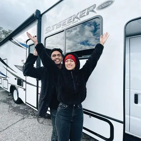 Liburan ala Camper Van Trip, Intip Deretan Potret Instagram Keluarga Ditto dan Ayudia Bing Slamet
