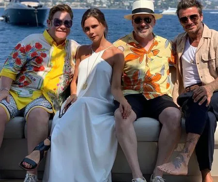 Liburan Keluarga Beckham di Prancis, Seru di Pantai Tapi Tetep Fashionable!