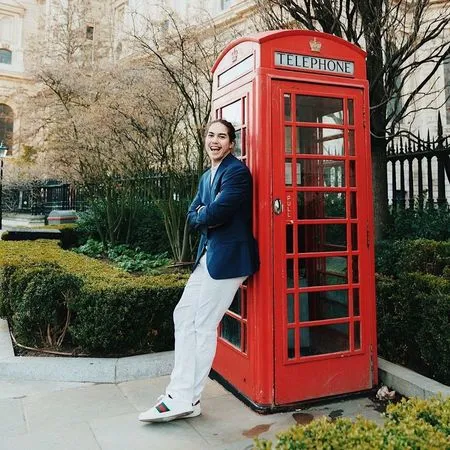 Lulus Kuliah, 10 Potret Kece El Rumi yang Makin Ganteng Selama di London
