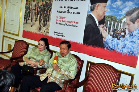 Lenny Marlina Di Panti Prajurit Balai Sudirman Kapanlagi Com