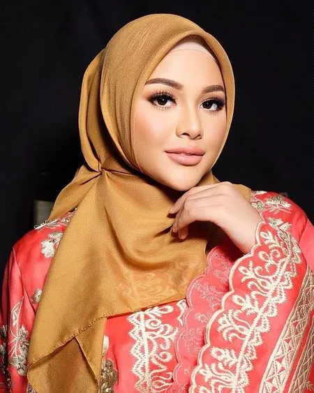Mantap Tutupi Aurat, Ini Deretan Foto Cantik Aurel Hermansyah Pakai Hijab Warna-Warni: Semakin Glowing!
