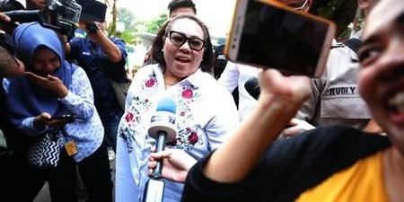 Masa Kecil Penuh Kesusahan, Nunung Ungkap Pernah Kepergok Mencuri di Warung