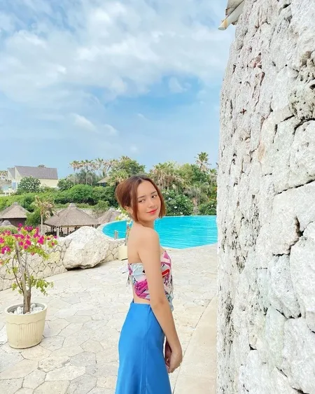 Masih Belasan Tahun 9 Seleb Cantik Indonesia Ini Dikenal Punya Gaya Yang Hot Dan Seksi Kapanlagi Com
