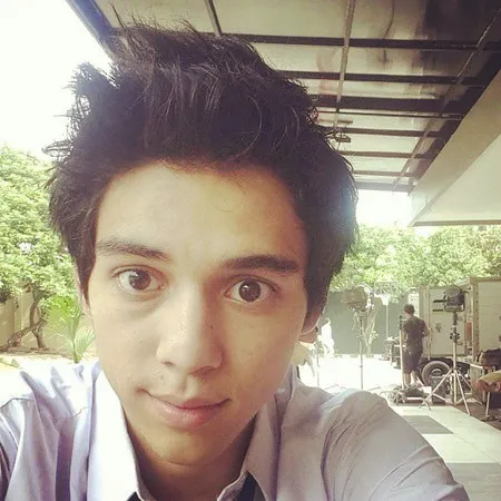 Maxime Bouttier Si Bule Muda Nan Ganteng Idola Para Wanita Kapanlagi Com