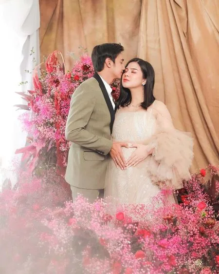 Menanti Detik-detik Menegangkan, Intip 9 Potret Maternity Shoot Terbaru Felicya Angelista yang Segera Melahirkan - Caesar Hito Tak Sabar Nunggu Malaikat Kecilnya