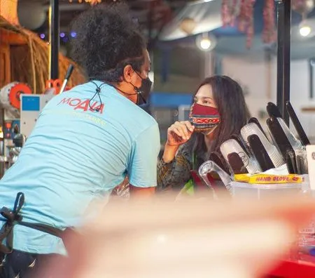 Menikah Tanpa Restu Ibunda, Ini 7 Potret Indah Permatasari Jualan Pisang Goreng Bareng Suami - Sempat Berhijab Disebut Mirip Shireen Sungkar