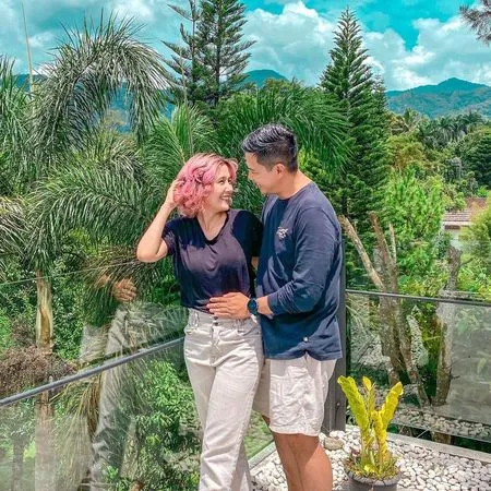 Mesra dan Romantis, Intip Potret Terbaru Arie Dwi Andhika Pegang Perut Ardina Rasti Terus - Netizen Sebut Kode Minta Anak Lagi