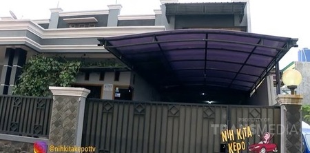 Minimalis Sederhana Ini 8 Penampakan Rumah Pedangdut Senior Neneng Anjarwati Yang Didominasi Warna Abu Abu Kapanlagi Com Neneng anjarwati pekik kan penonton ayo goyang semangat bareng tanya management. pedangdut senior neneng anjarwati
