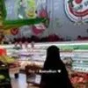 Momen Dewi Perssik Belanja Persiapan Masak Berbuka dan Sahur Tampil Beda Pakai Cadar