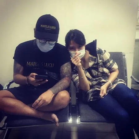 Momen Mesranya Jadi Sorotan, Ini 7 Potret Kedekatan Coki Pardede dengan Sosok yang Diduga Kekasihnya