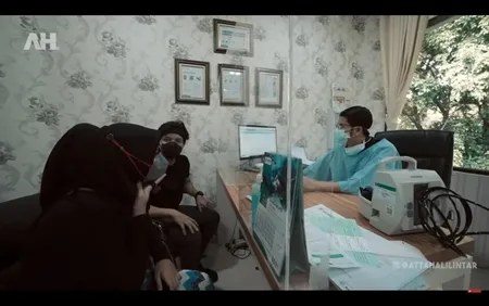 Move On dari Kegagalan Kehamilan Pertama, Intip 8 Potret Girangnya Atta Halilintar Antar Aurel Periksa Kandungan - Dokter Sebut Anaknya Lagi Ngopi