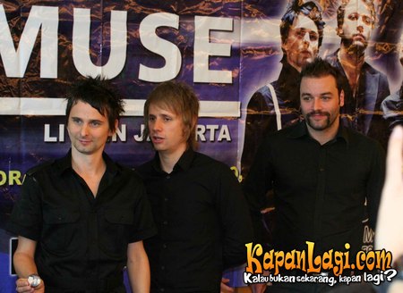 Grup band Muse adakan jumpa pers soal konsernya di Jakarta, di Hotel Mulia, Jum'at (23/2) siang