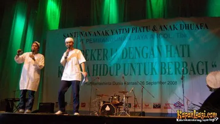 Musica Dan Artis Buka Bersama Kapanlagi Com