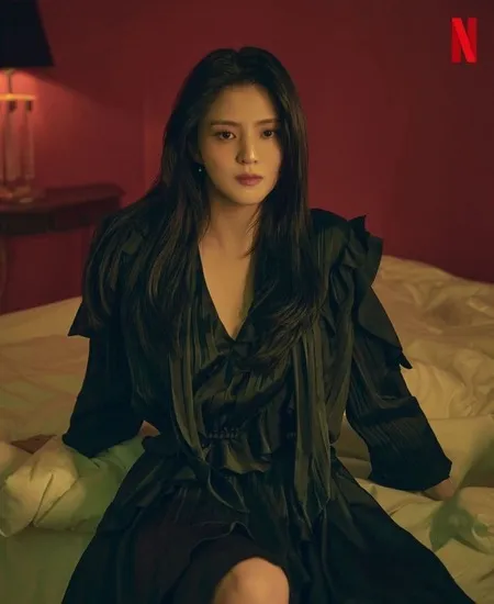 Netflix Merilis 8 Potret Pemain MY NAME, Han So Hee Stunning Dibalut Dress Hitam Yang Elegan