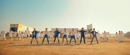 Nggak Pakai Green Screen Sama Sekali! Berikut 9 Potret di Balik Layar Lokasi Syuting MV 'Permission to Dance' BTS yang Keren Abis