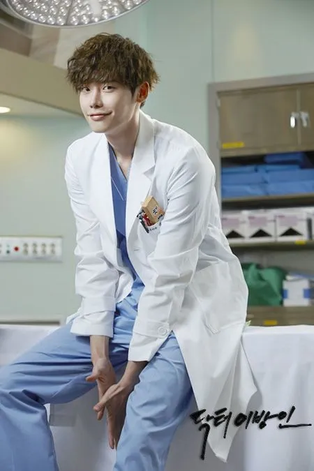 Obati Rasa Rindu Berikut Sederet Potret Lee Jong Suk Dalam Berbagai Profesi Dari Dari Dokter Sampai Jaksa Kapanlagi Com