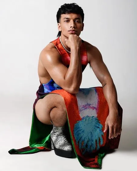 Pakai Dress Belahan Tinggi Di Photoshoot Terbaru Jefri Nichol Pamer Otot Kekar Hingga Chocolate Abs Kapanlagi Com