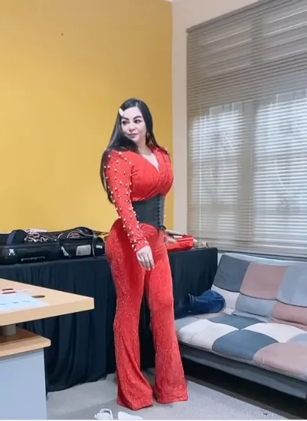 Pangling Wajahnya Terlihat Lebih Tirus, Intip 7 Potret Penampilan Baru Annisa Bahar yang Makin Langsing - Bikin Netizen Tercengang