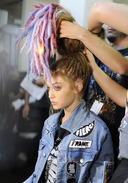 Parade Rambut Gimbal Supermodel Cantik Di Nyfw 2016 Keren Atau Kapanlagi Com